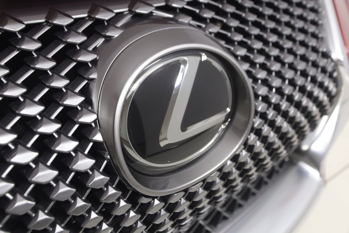 Used 2018 Lexus LC 500 Coupe w/ Touring Package RWD image 17