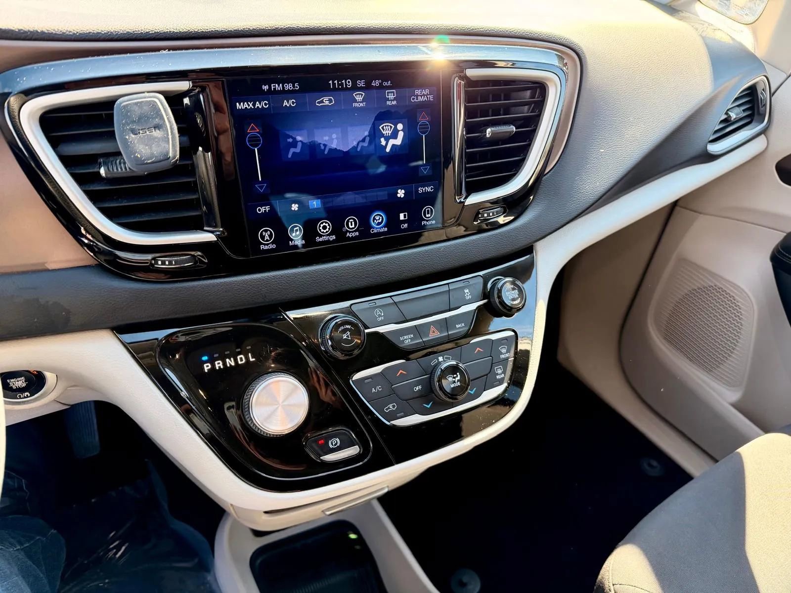 Used 2017 Chrysler Pacifica Touring w/ Tire & Wheel Group image 15