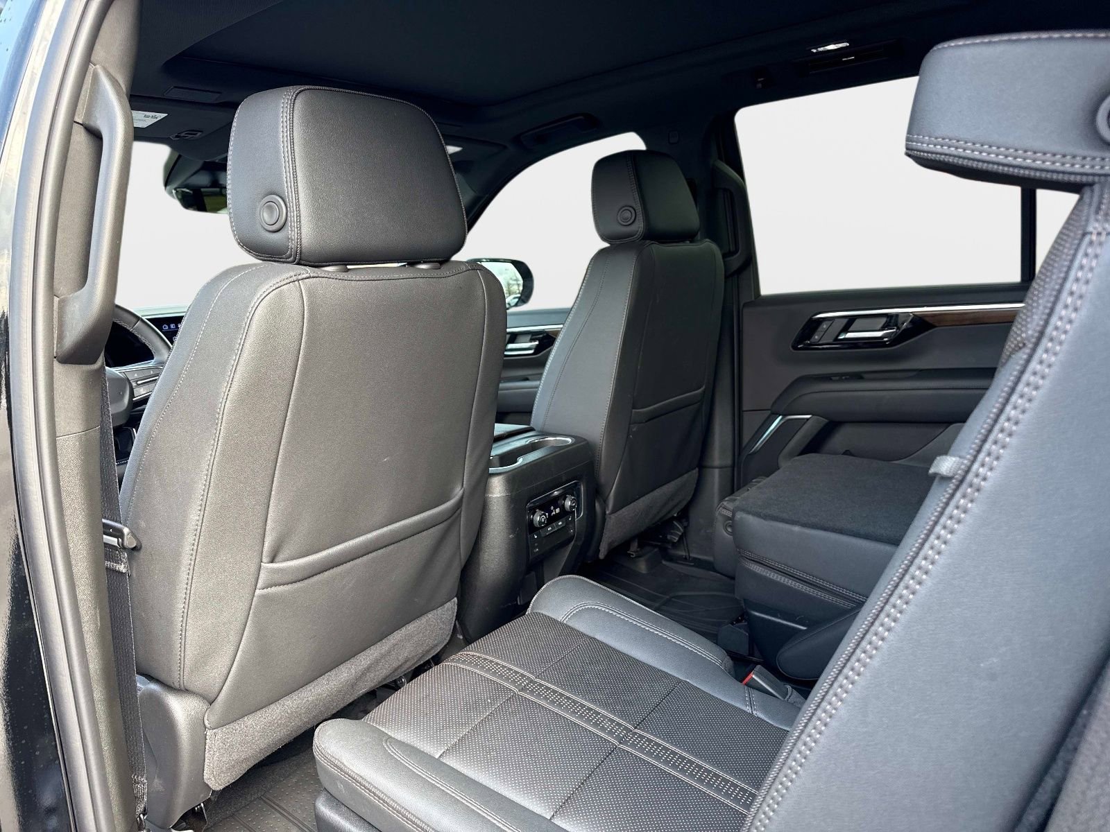 Used 2026 Chevrolet Tahoe High Country image 13