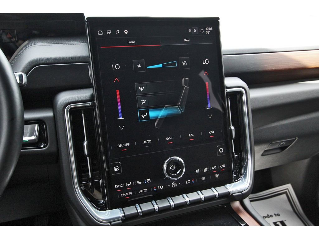 Used 2025 GMC Yukon Denali AWD/4WD image 27