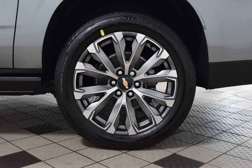 New 2026 Chevrolet Suburban High Country AWD/4WD image 28