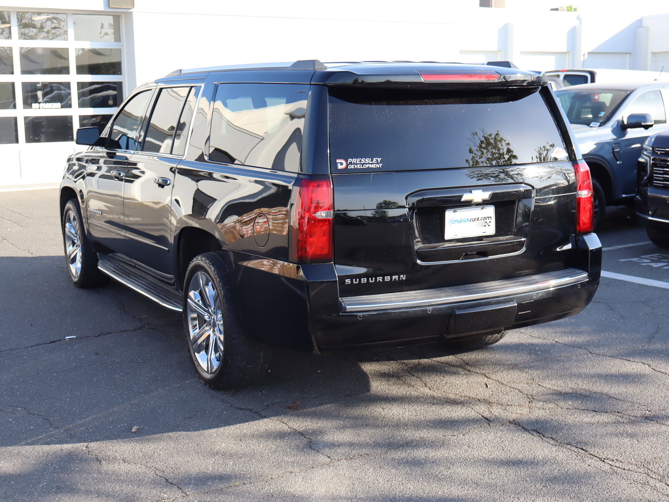Used 2016 Chevrolet Suburban LTZ RWD image 8