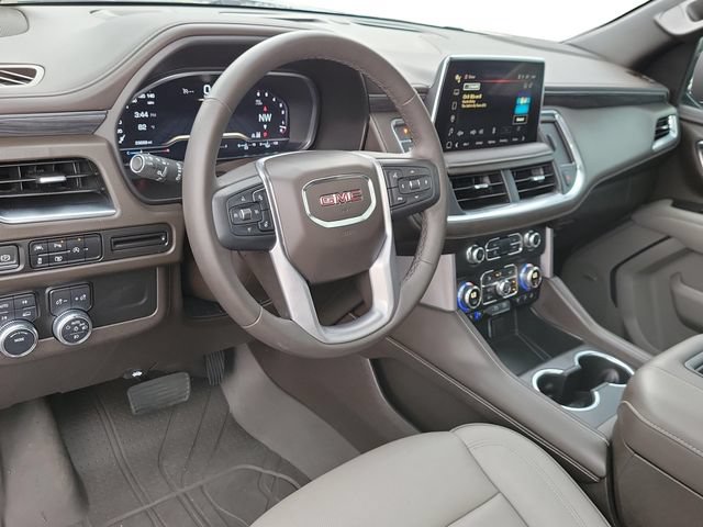 Used 2023 GMC Yukon SLT w/ SLT Premium Package AWD/4WD image 6