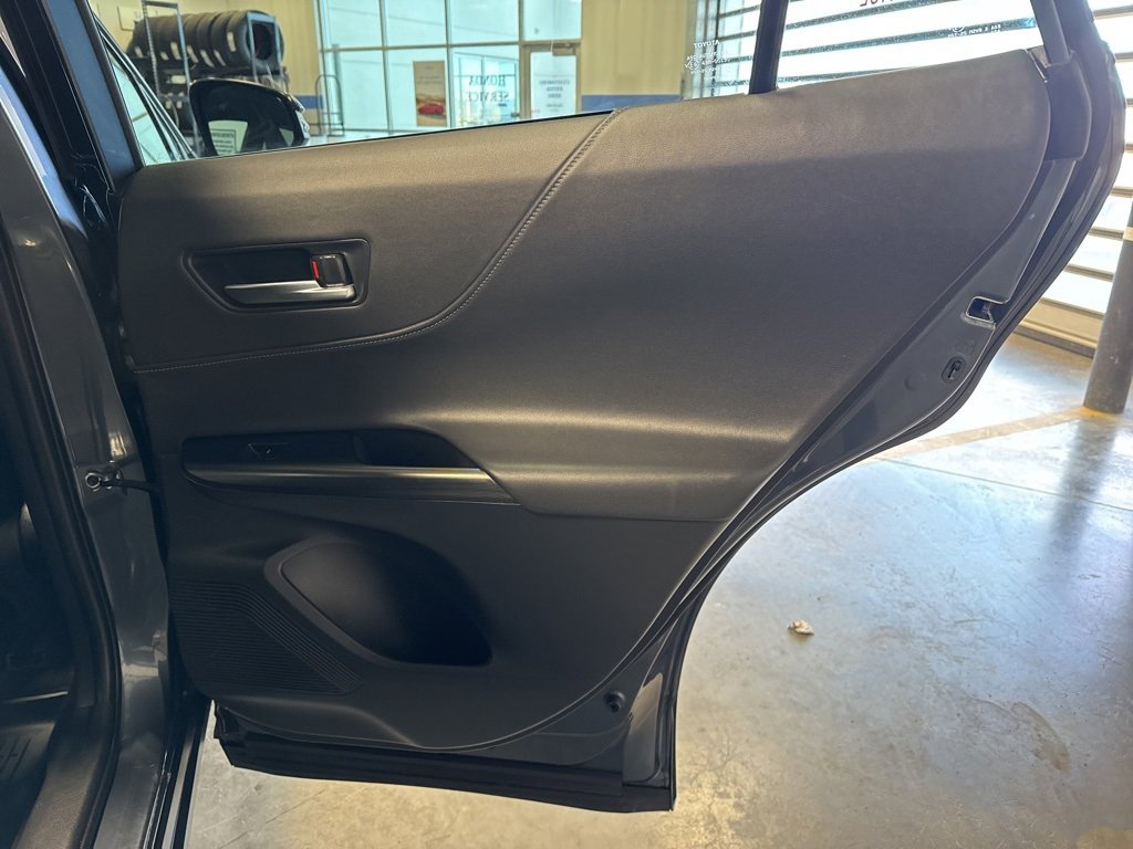 Used 2024 Toyota Venza XLE image 29