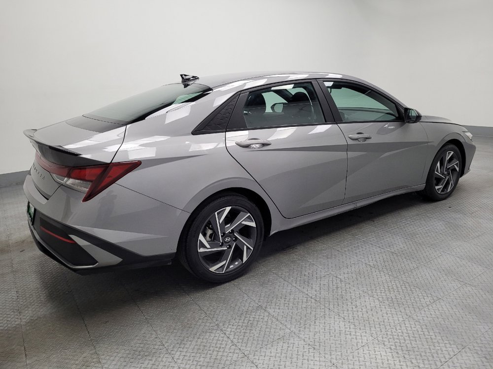 Used 2025 Hyundai Elantra Sport image 10