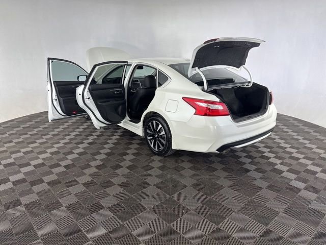 Used 2017 Nissan Altima 2.5 SL w/ Technology Package FWD image 16