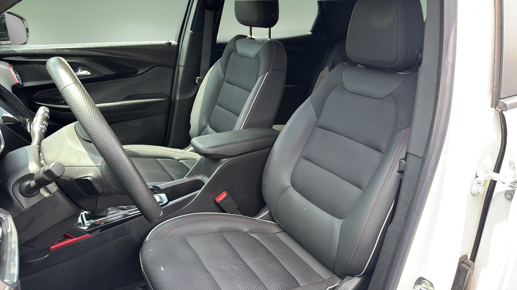 Used 2023 Chevrolet TrailBlazer RS w/ Convenience Package FWD image 10