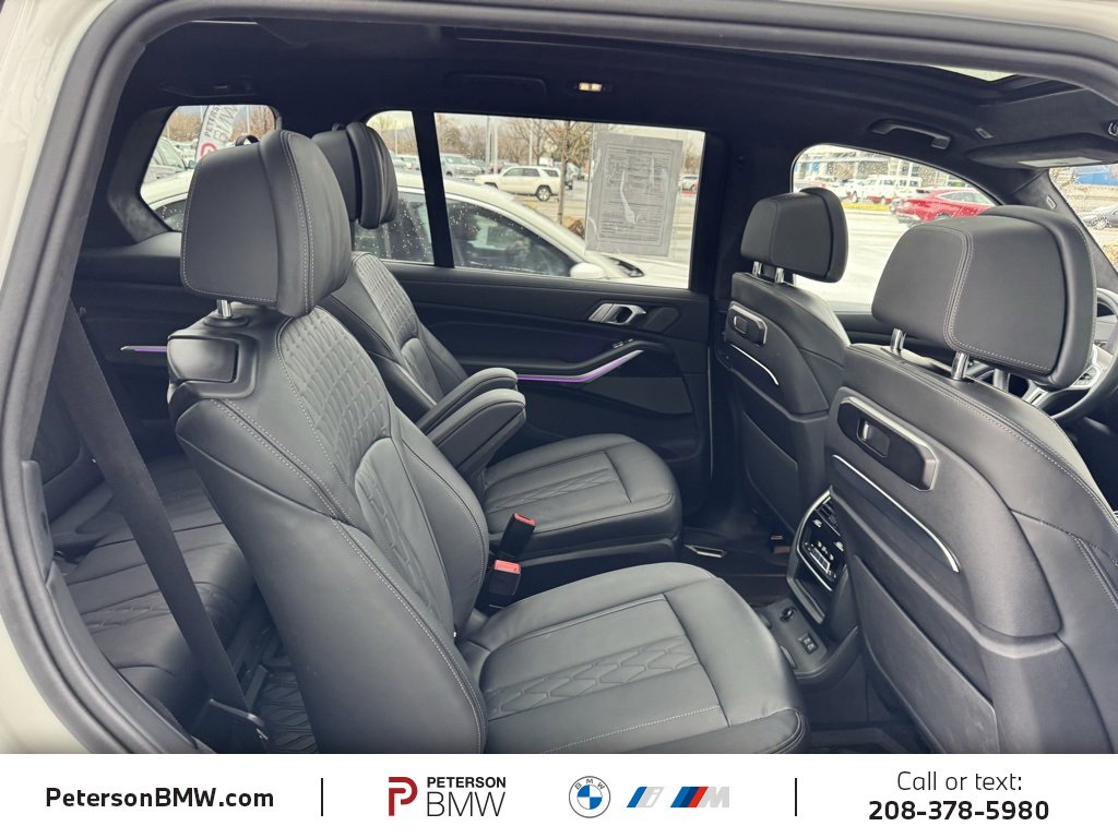 Used 2025 BMW X7 M60i image 23