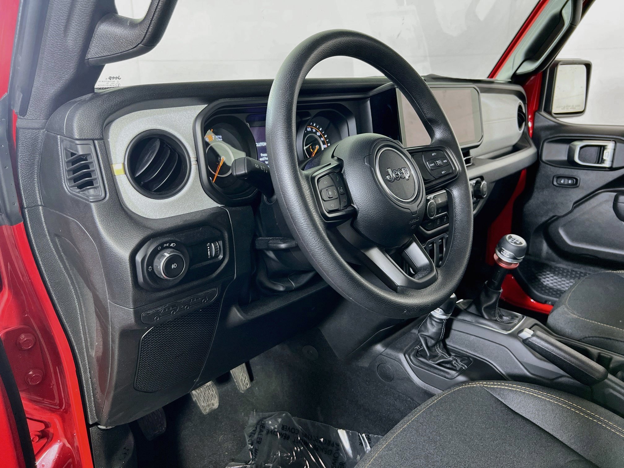 Used 2025 Jeep Wrangler Sport AWD/4WD image 9