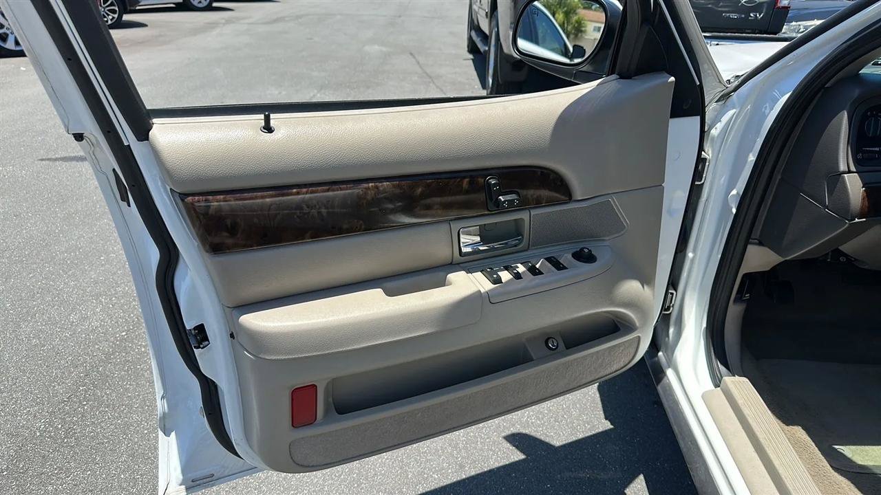 Used 2011 Mercury Grand Marquis LS RWD image 21