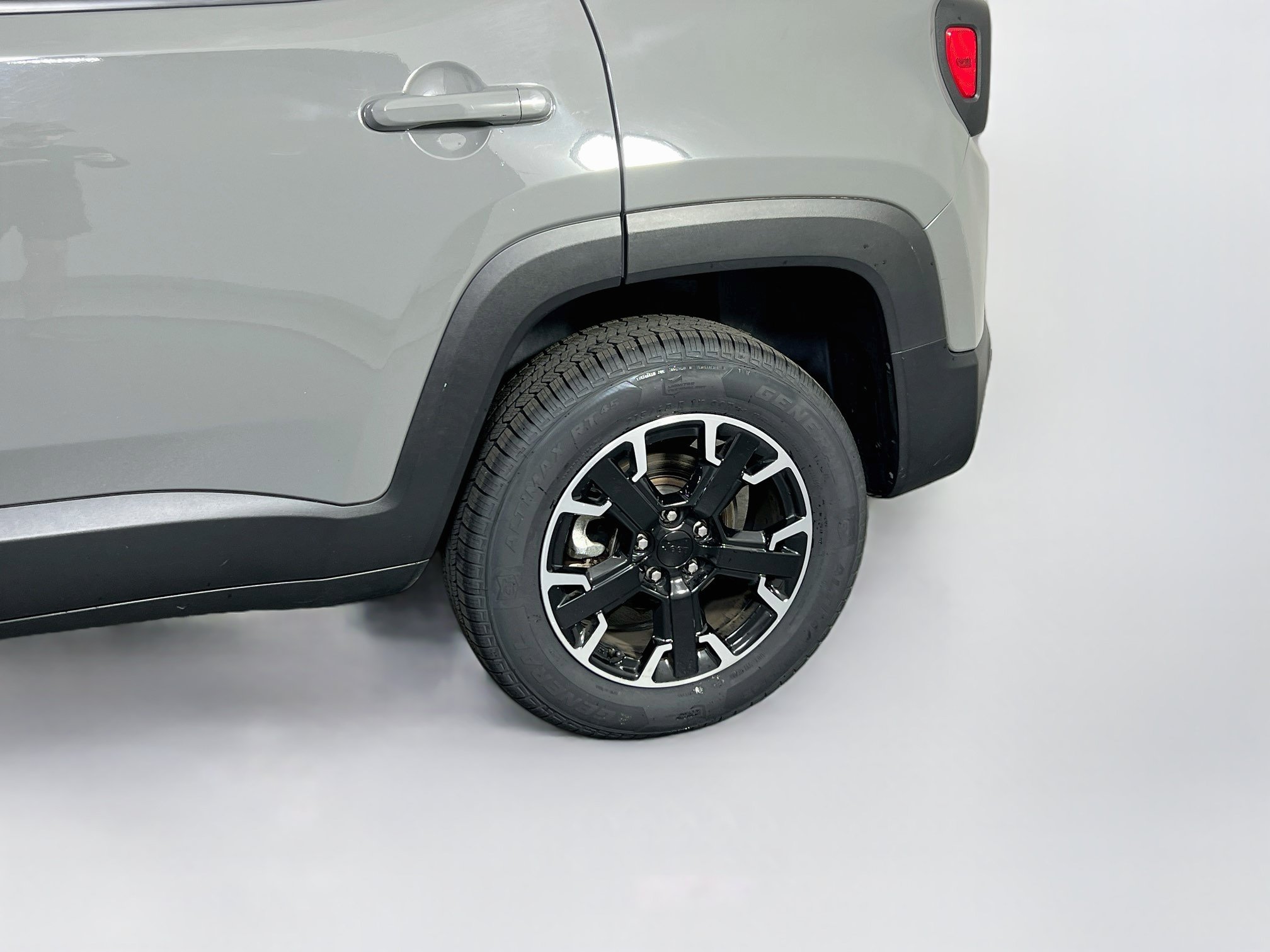 Used 2023 Jeep Renegade Trailhawk w/ Sun/Sound Group AWD/4WD image 30