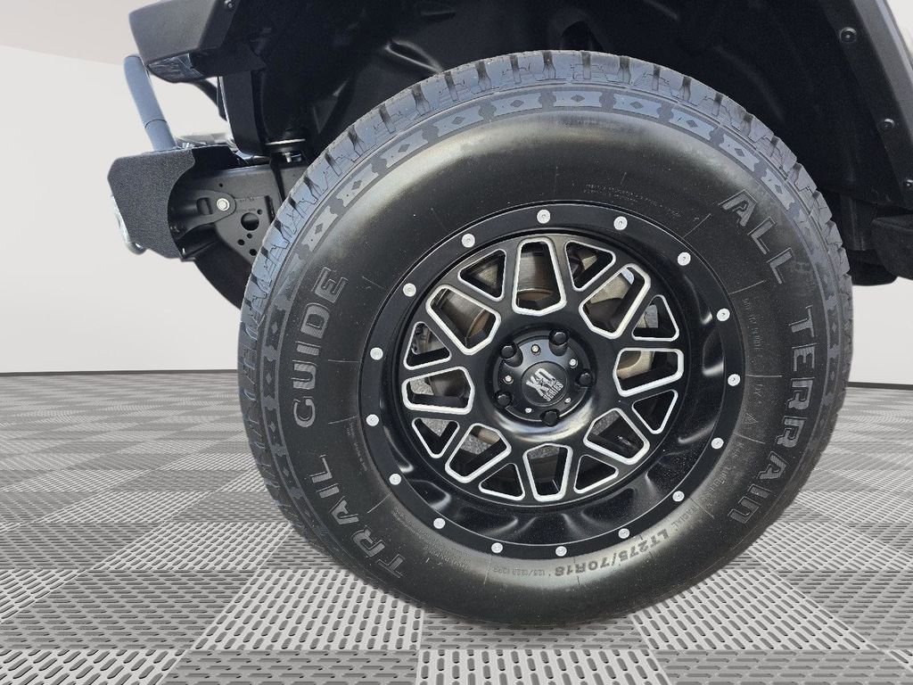 Used 2020 Jeep Gladiator Overland image 23