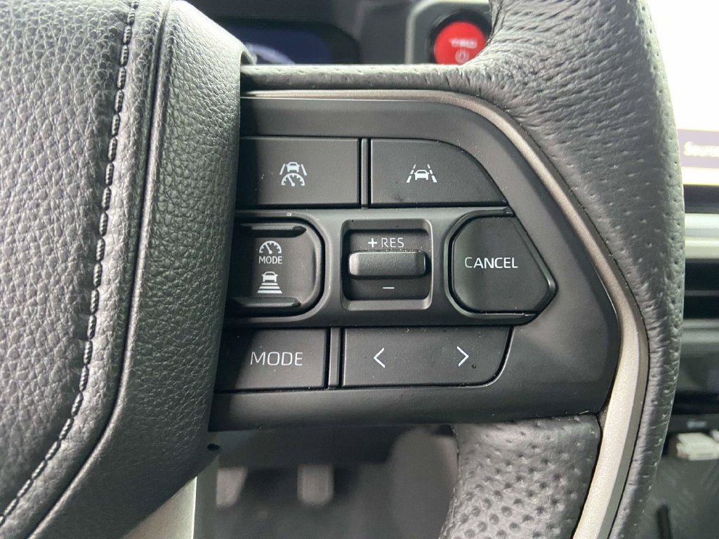 Used 2025 Toyota Tacoma TRD Off-Road AWD/4WD image 33