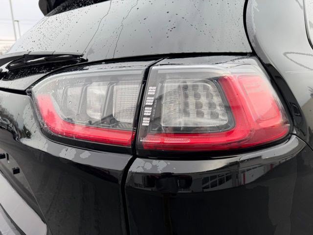 Used 2020 Jeep Cherokee Latitude Plus image 6