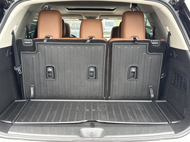 Certified 2025 Nissan Pathfinder Platinum AWD/4WD image 12