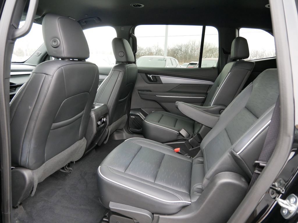 Used 2025 Buick Enclave Sport Touring image 11