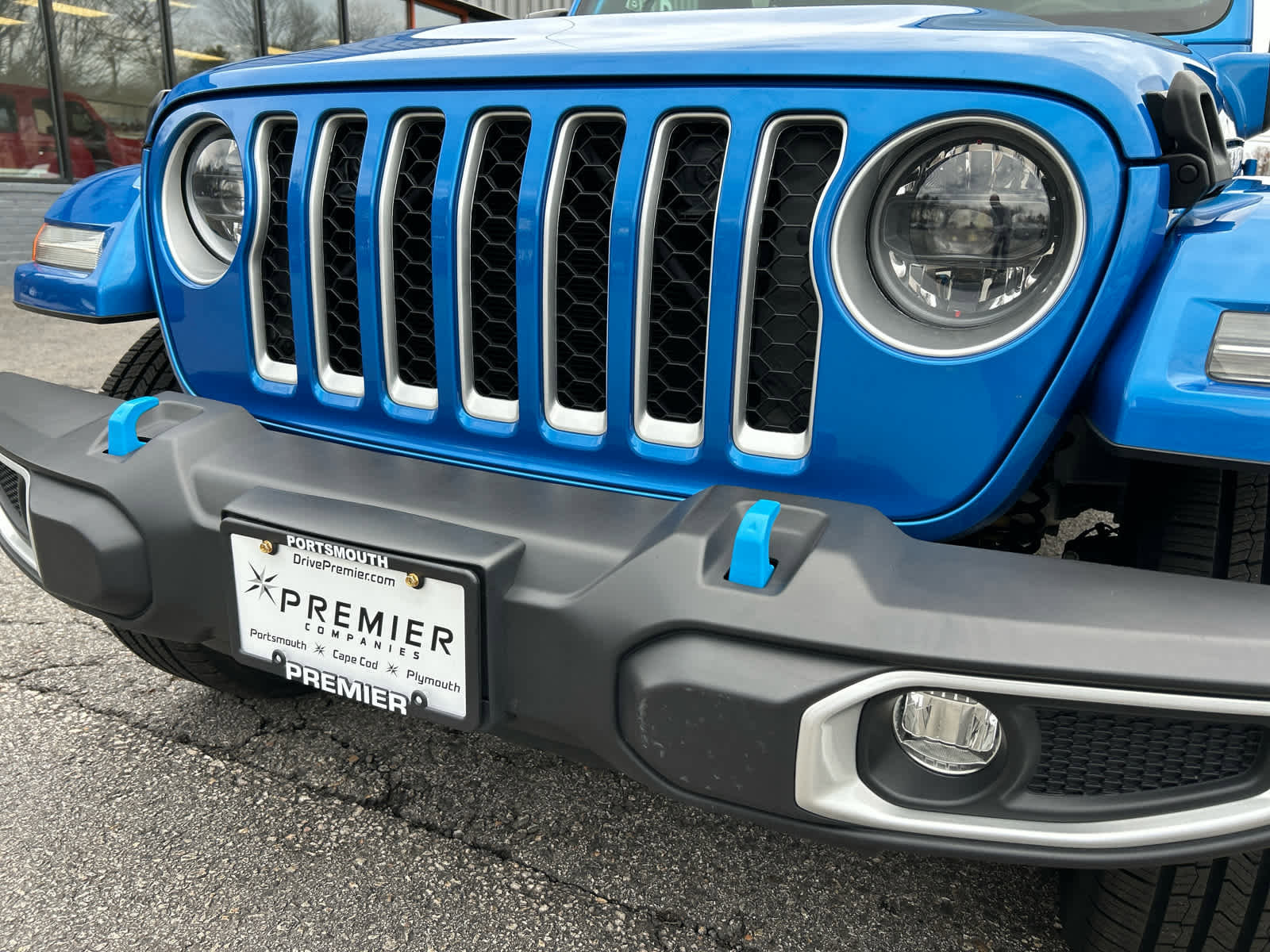 Used 2023 Jeep Wrangler Sahara w/ Cold Weather Group image 11