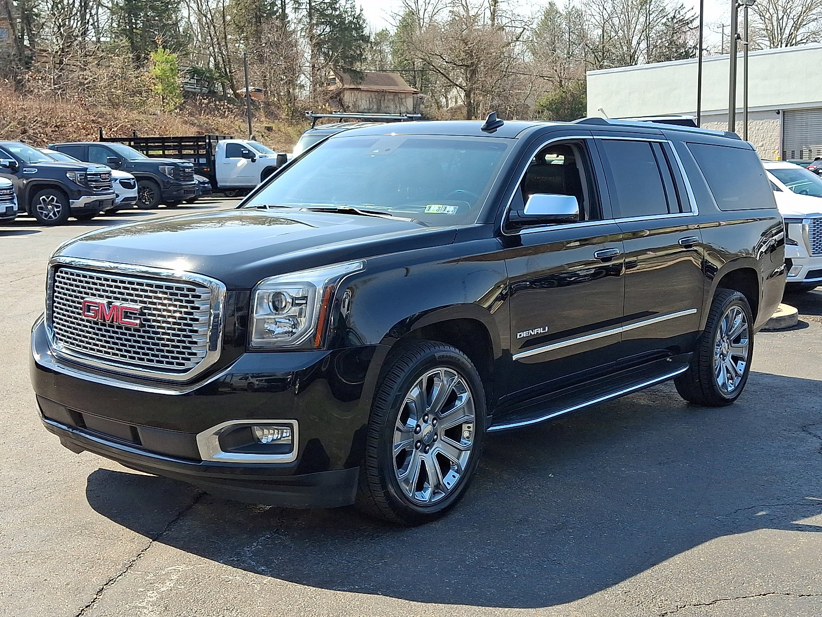 Used 2017 GMC Yukon XL Denali w/ Open Road Package image 3