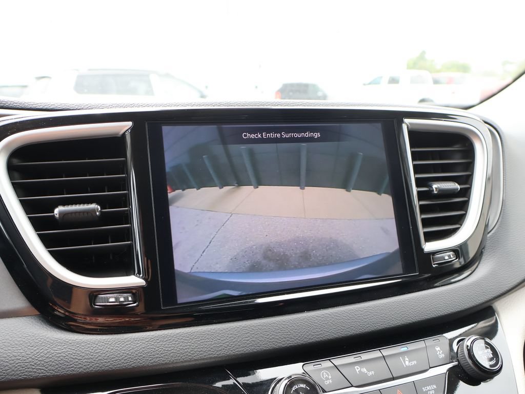 Used 2024 Chrysler Pacifica Touring-L FWD image 33