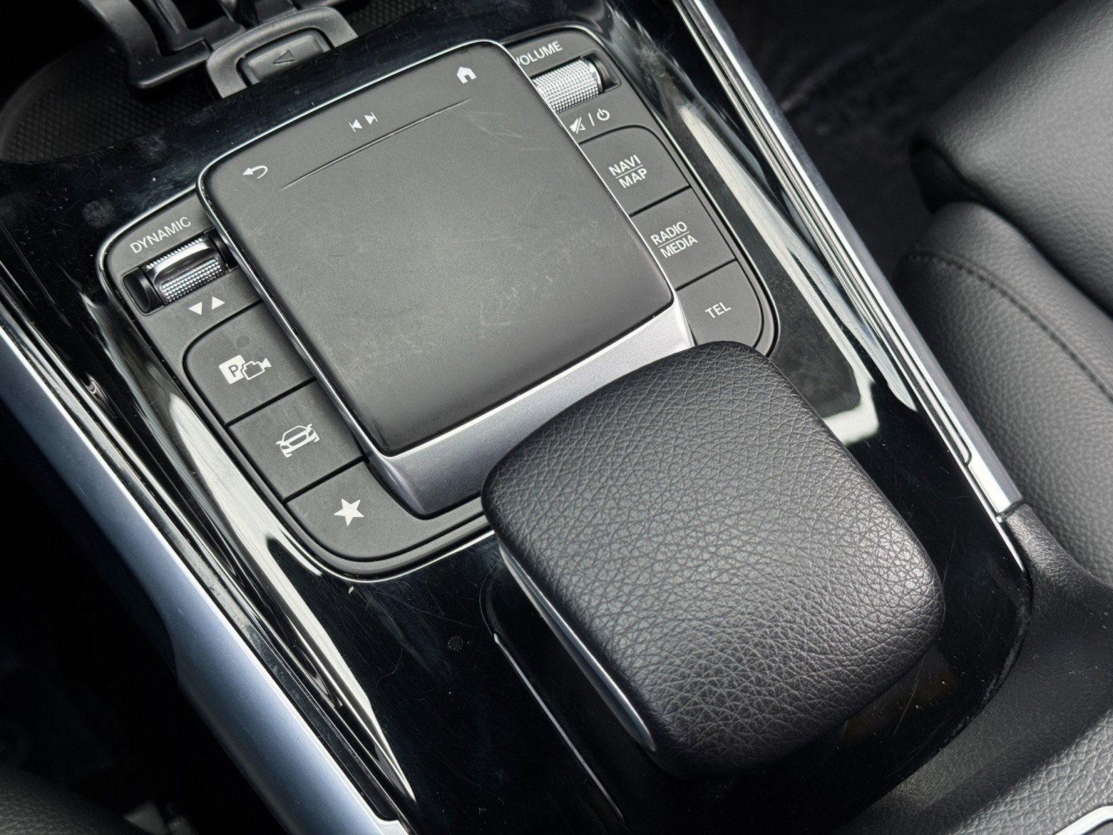 Used 2021 Mercedes-Benz GLB 250 4MATIC w/ Premium Package image 31