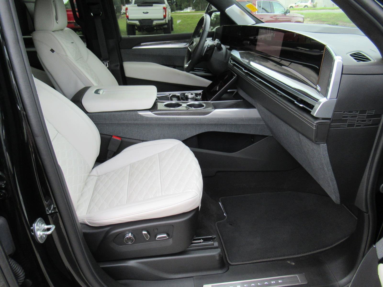 Certified 2025 Cadillac Escalade V AWD/4WD image 11