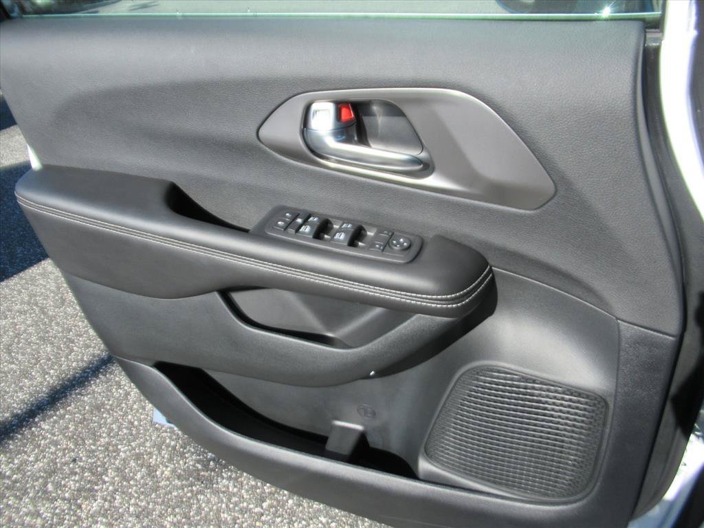 New 2026 Chrysler Voyager LX FWD image 25