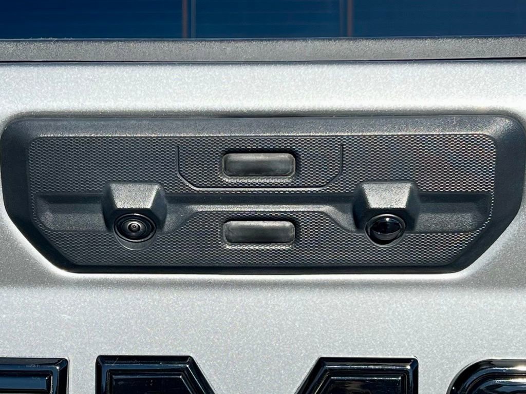 Used 2025 GMC Sierra 2500 Denali Ultimate image 8