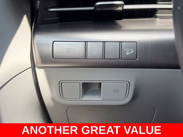 Used 2025 Hyundai Kona SEL FWD image 19