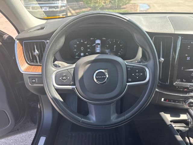 Used 2021 Volvo XC60 T5 Momentum w/ Advanced Package AWD/4WD image 15