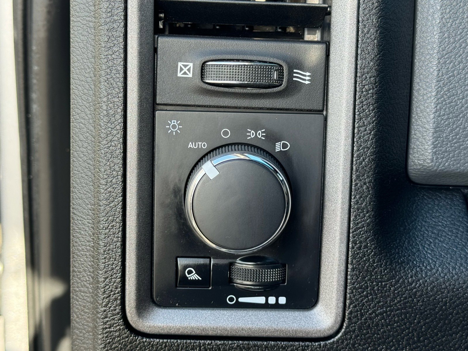 Used 2019 RAM 1500 ST image 19