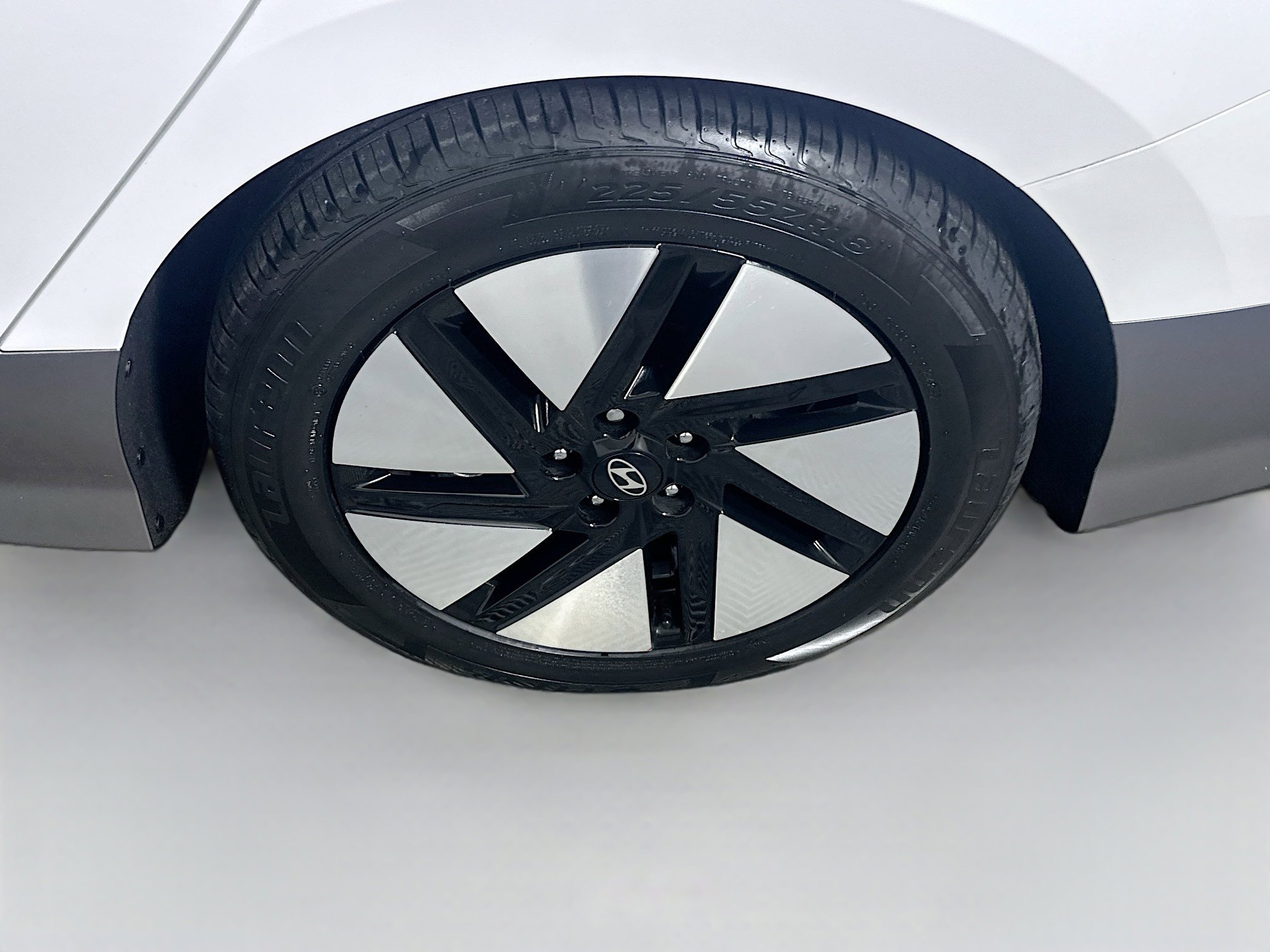 Used 2024 Hyundai Ioniq 6 SE RWD image 11