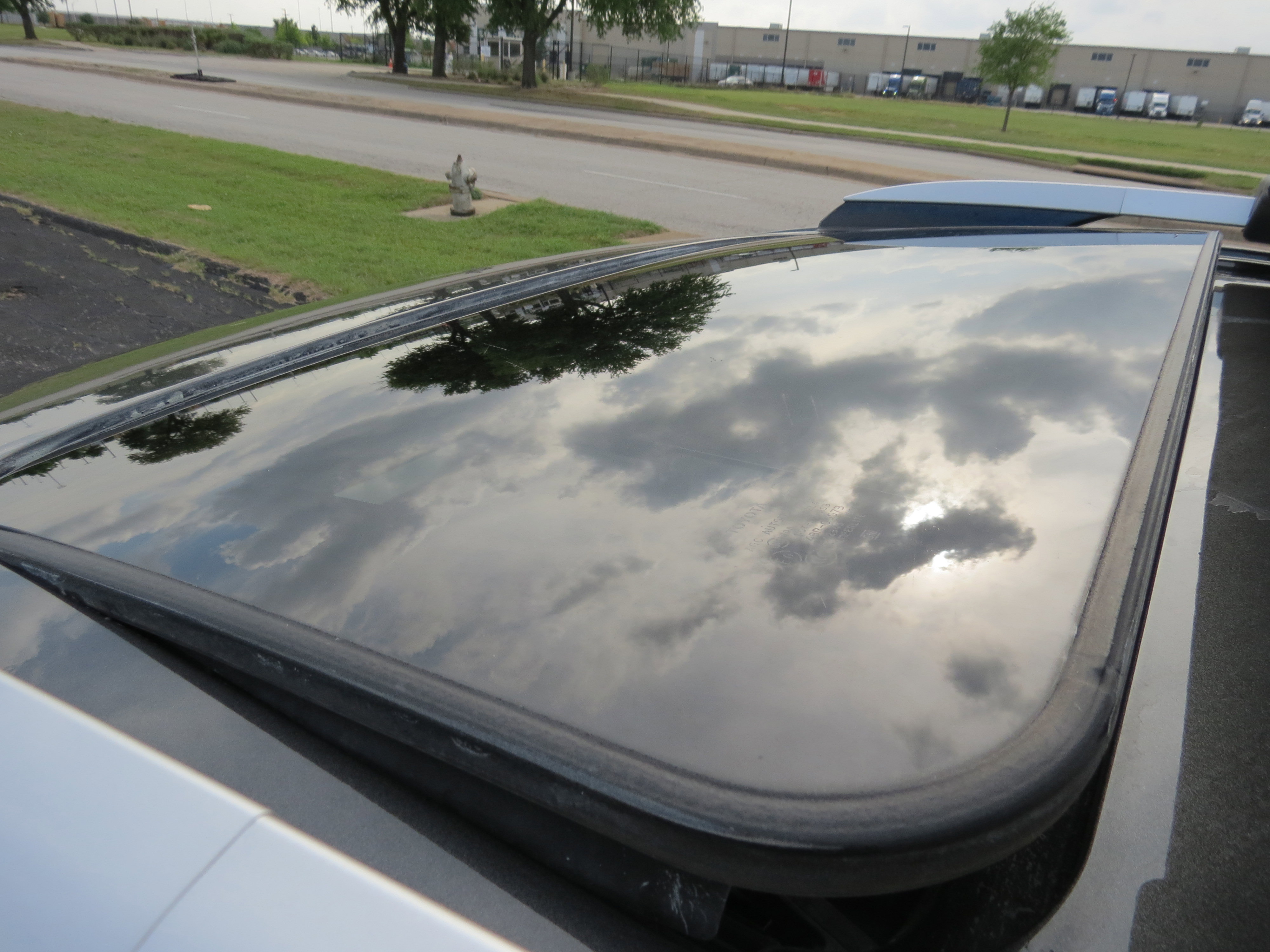 Used 2013 Toyota RAV4 XLE FWD image 9