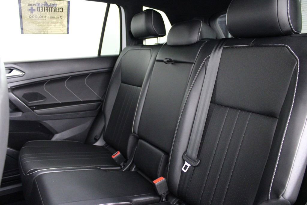 Used 2022 Volkswagen Tiguan SE R-Line image 19