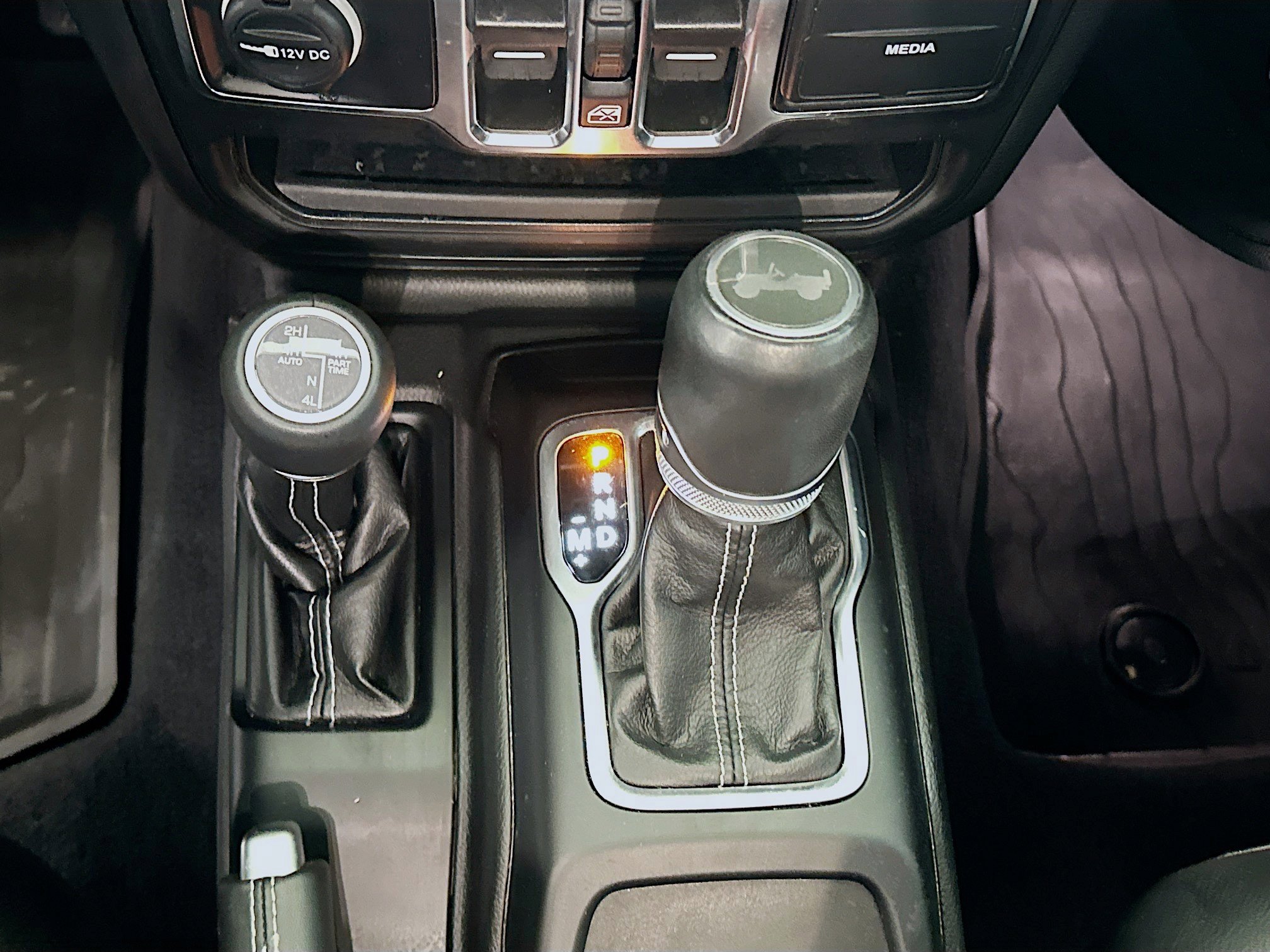 Used 2023 Jeep Wrangler Sahara image 24