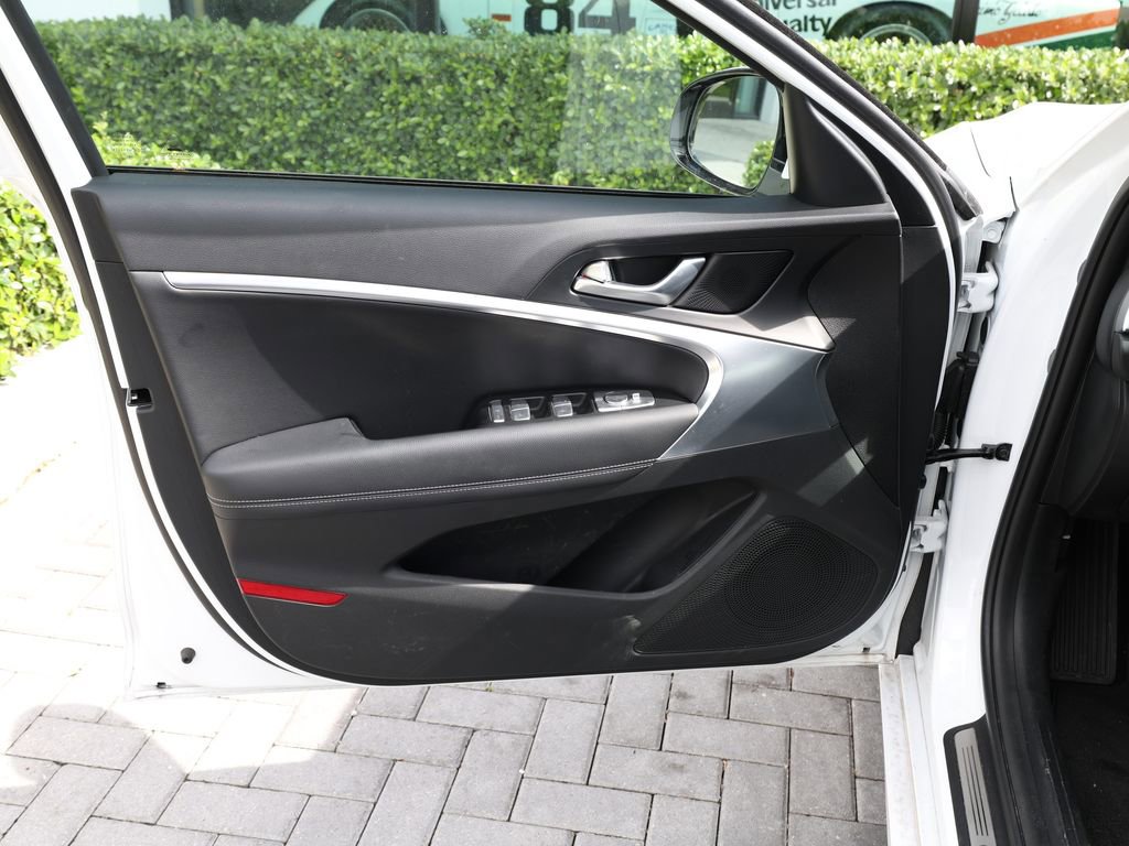 Used 2026 Genesis G70 2.5T RWD image 10