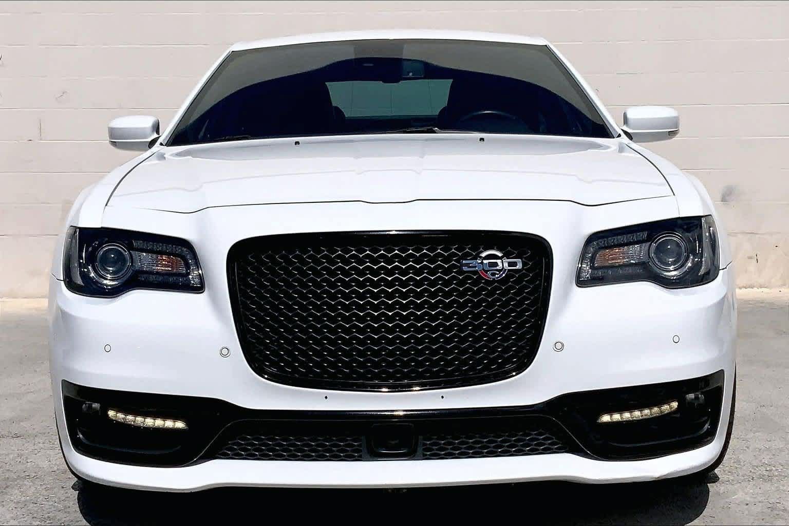 Used 2023 Chrysler 300 C RWD image 3