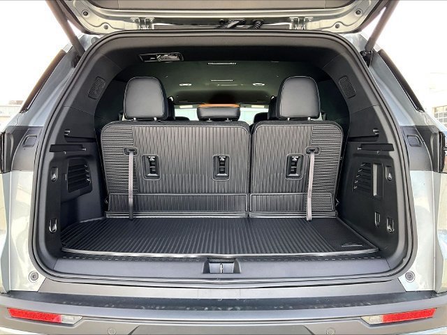 New 2027 Chevrolet Traverse Z71 w/ Enhanced Driving Package AWD/4WD image 15