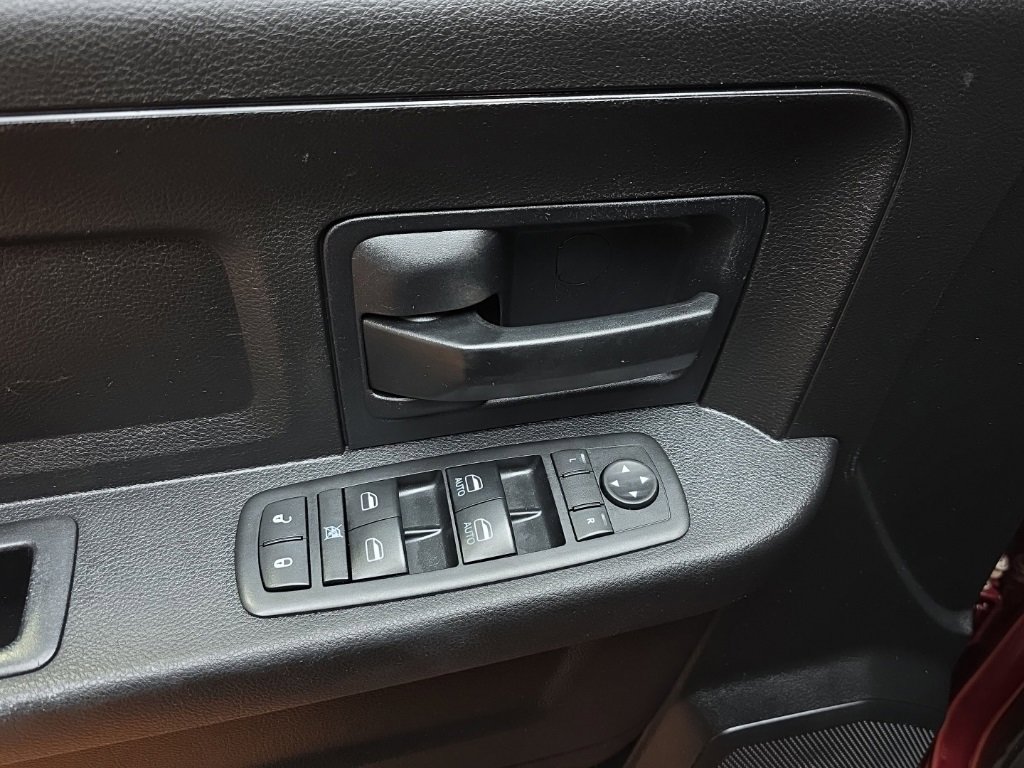 Used 2017 RAM 1500 Express image 23