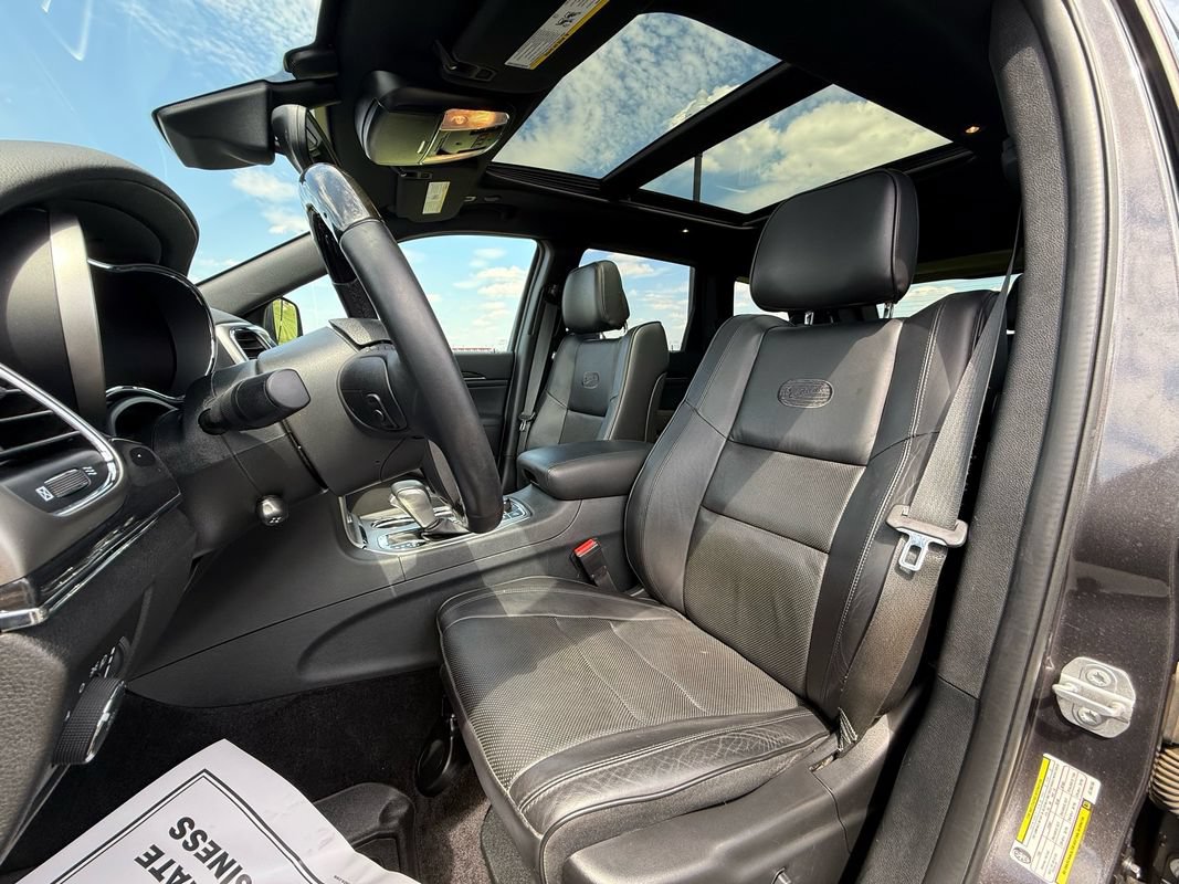 Used 2018 Jeep Grand Cherokee Overland AWD/4WD image 7
