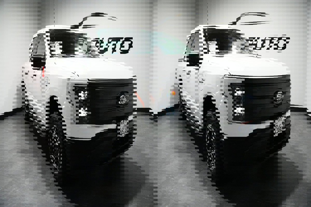 Used 2022 Ford F150 Lightning Pro image 6