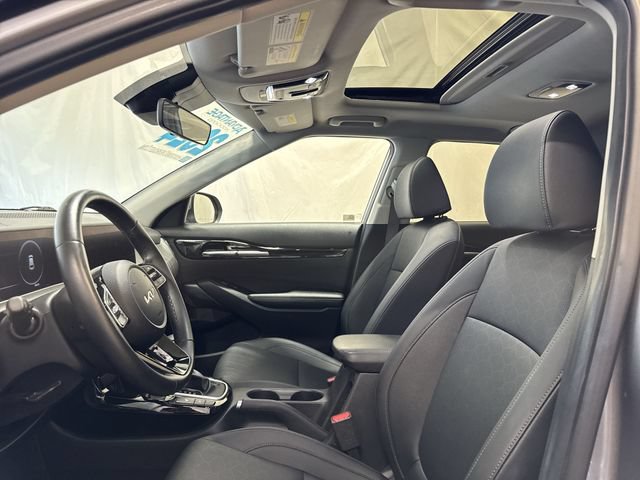 Used 2024 Kia Seltos EX AWD/4WD image 11