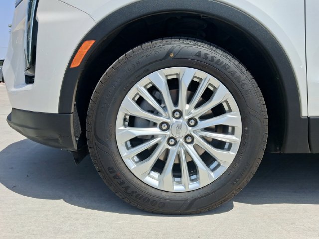 Used 2024 Cadillac XT4 Luxury w/ Cold Weather Package FWD image 27