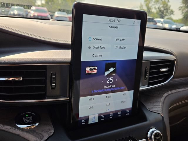 Used 2020 Ford Explorer Platinum w/ Premium Technology Package AWD/4WD image 23