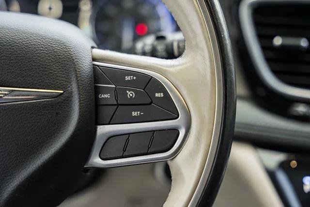 Certified 2019 Chrysler Pacifica Limited FWD image 31