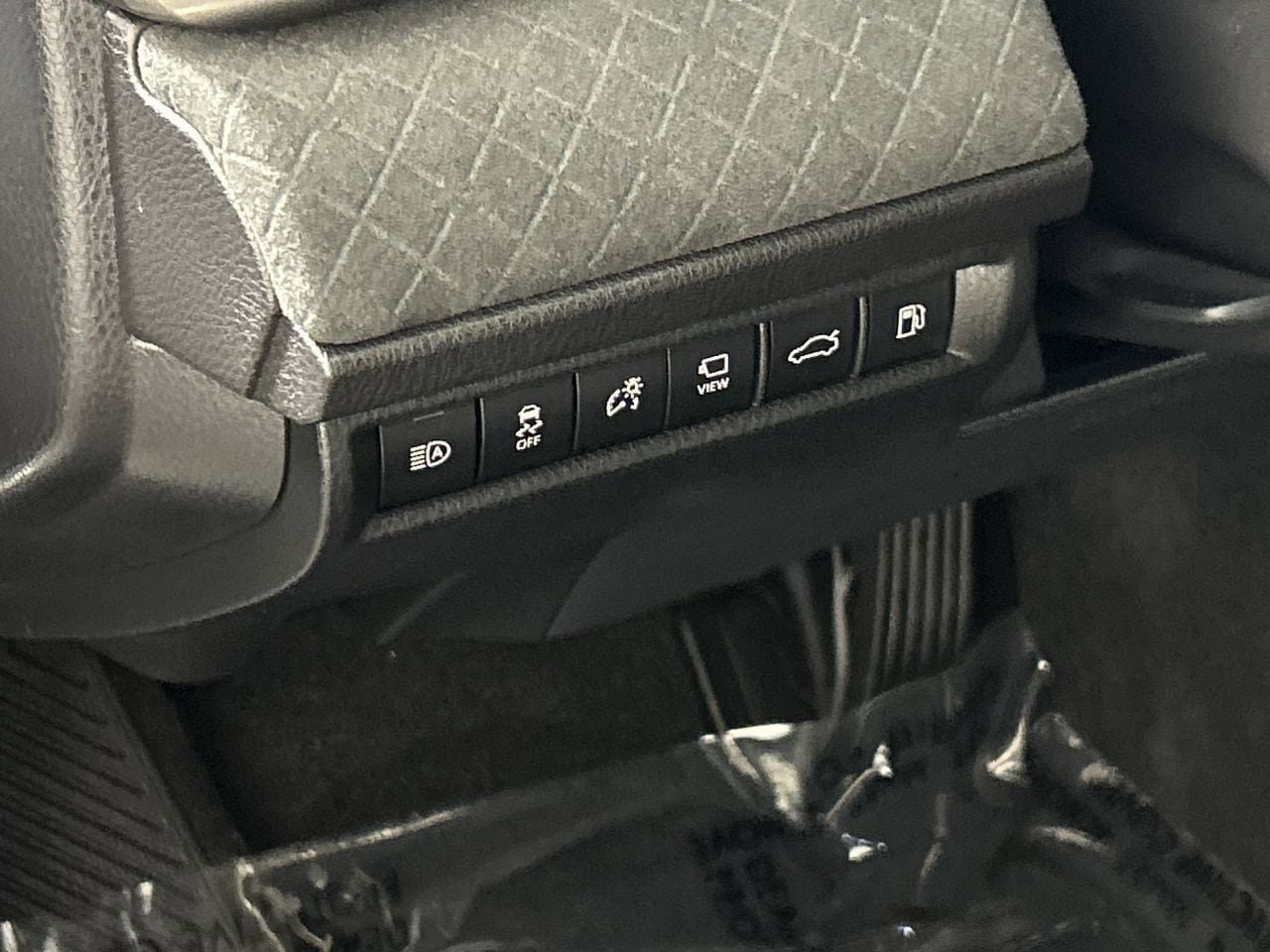 Used 2025 Toyota Camry XLE w/ Premium Plus Package FWD image 14
