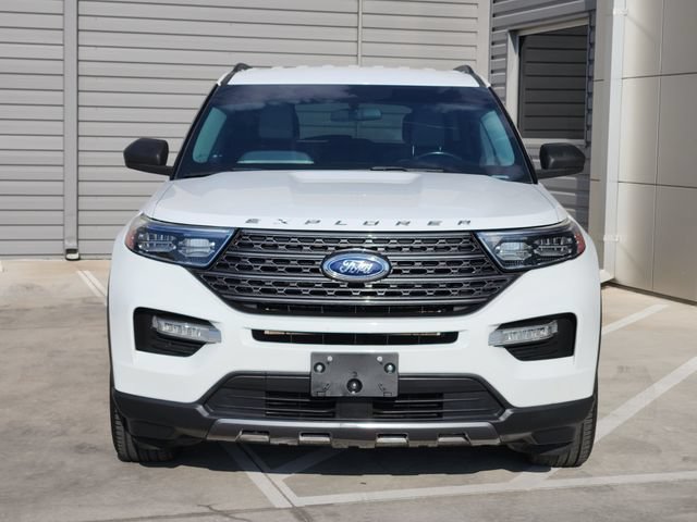 Used 2021 Ford Explorer XLT w/ Equipment Group 202A RWD image 3