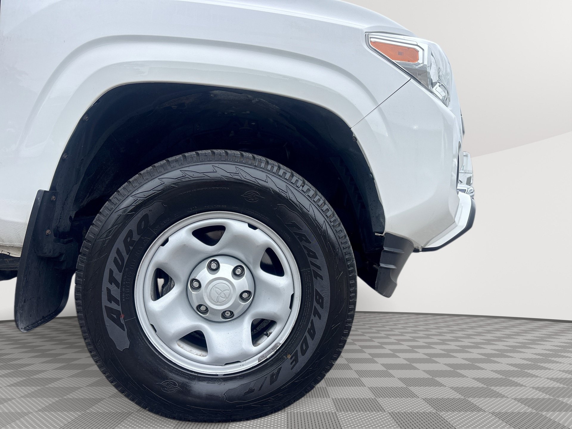 Used 2021 Toyota Tacoma SR AWD/4WD image 30