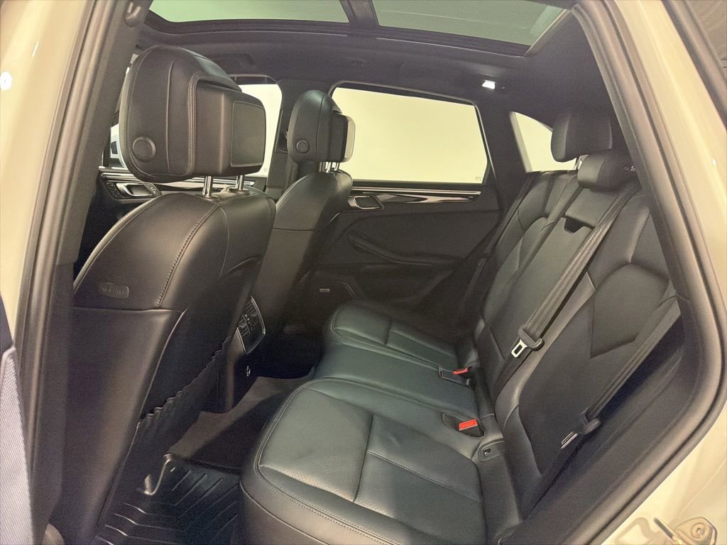 Used 2021 Porsche Macan AWD/4WD image 22