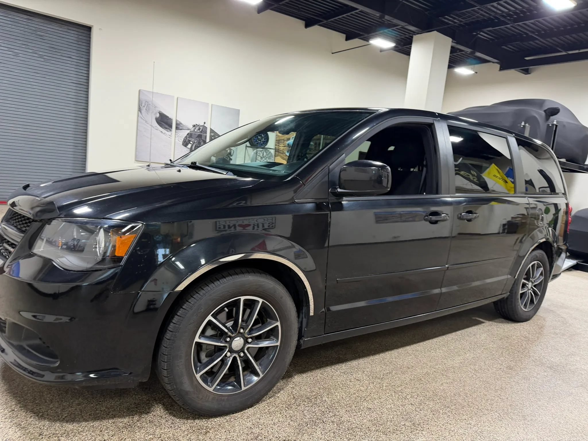 Used 2016 Dodge Grand Caravan SE FWD image 10