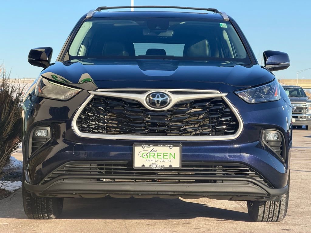 Used 2022 Toyota Highlander XLE image 6
